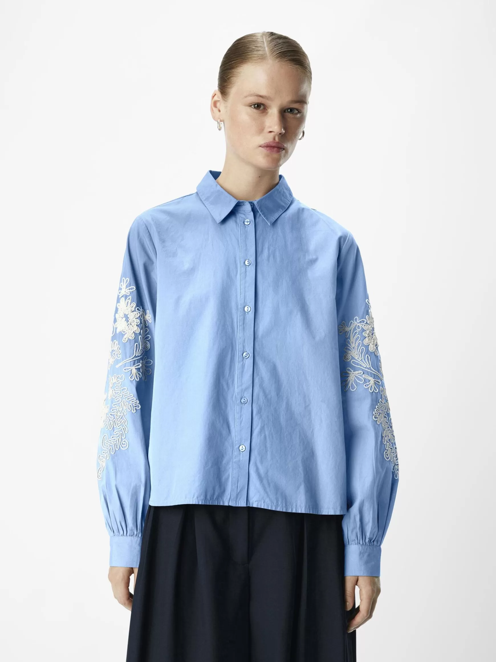 Dame OBJECT BRODERET SKJORTE