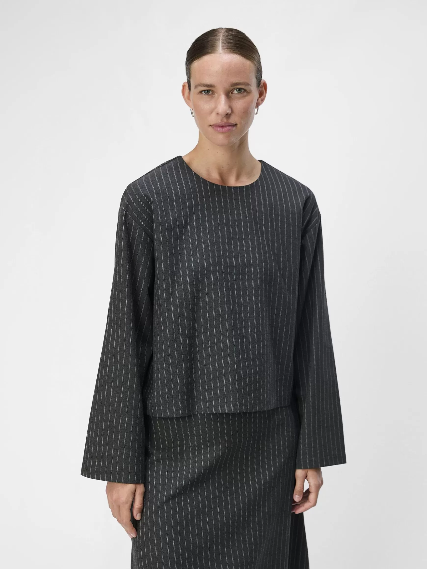 Dame OBJECT NÅLESTRIBET TOP