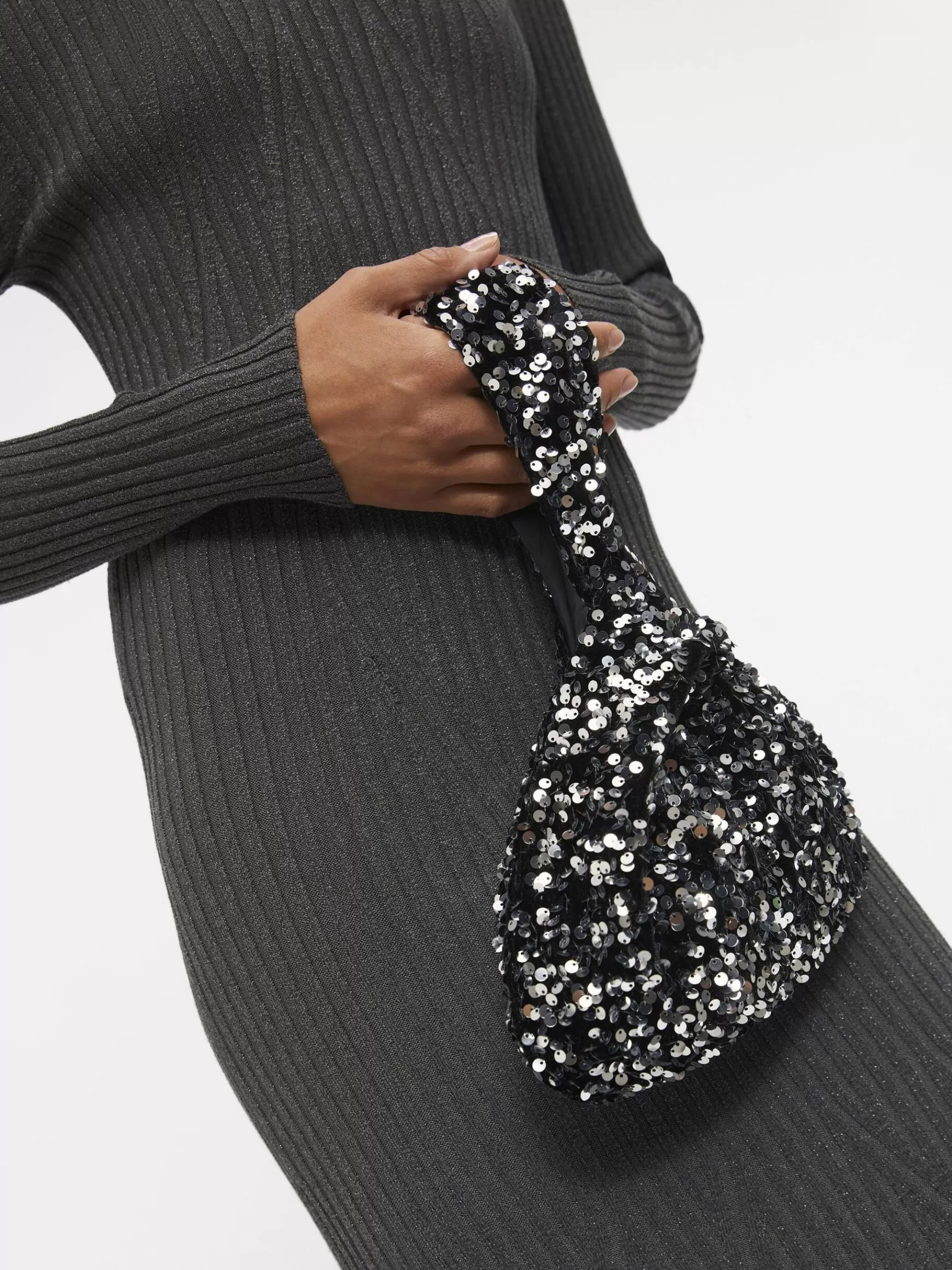 Dame OBJECT PAILLET TASKE